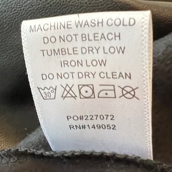 NWT | Fashion Nova | Faux Leather Pleated Skirt | Medium | Black - Picture 13 of 13